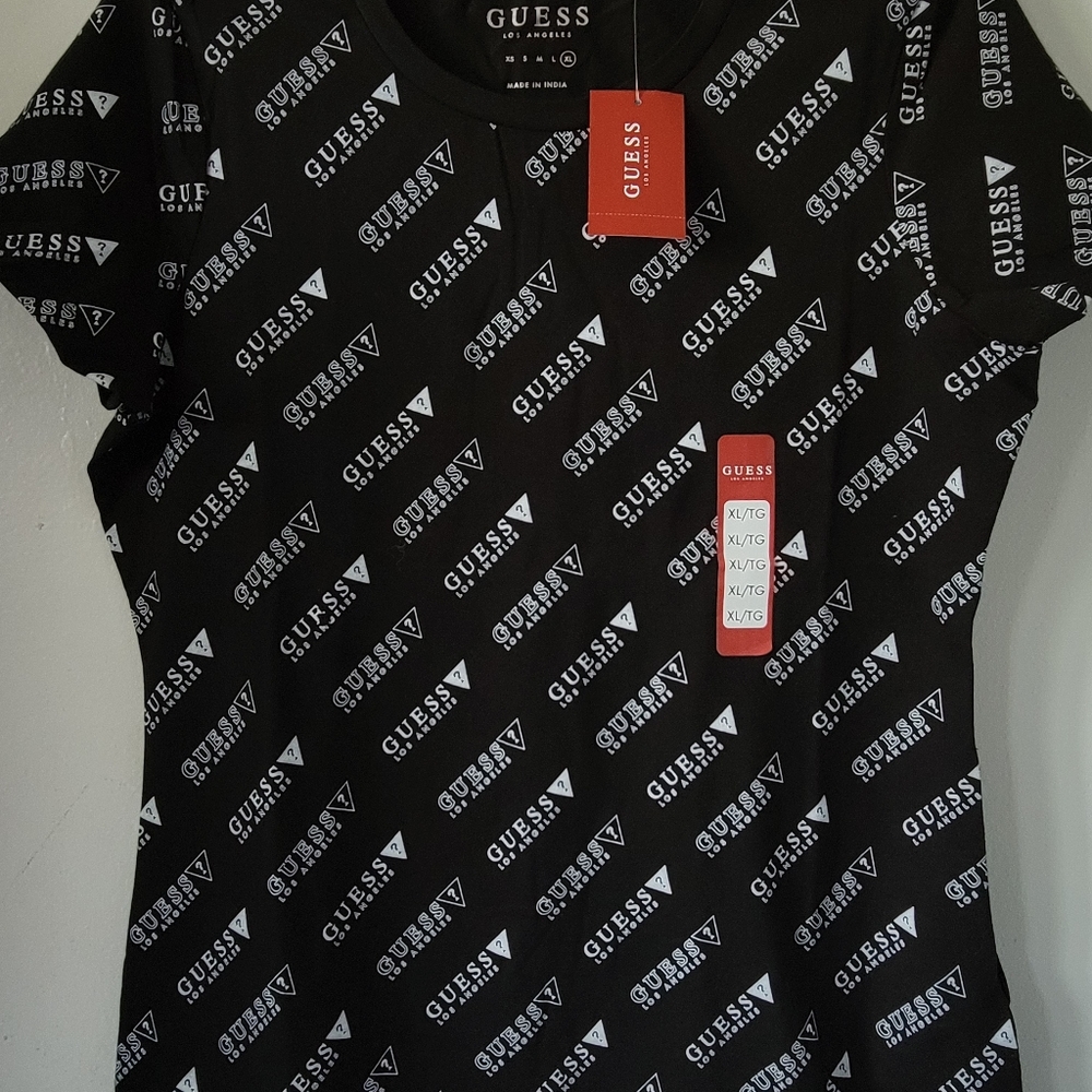 Guess t-shirt for a woman